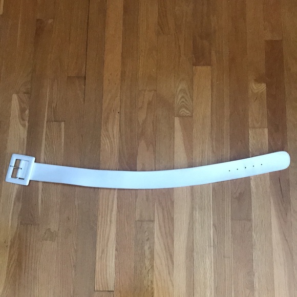 Womens white belt. Size small - Picture 4 of 5